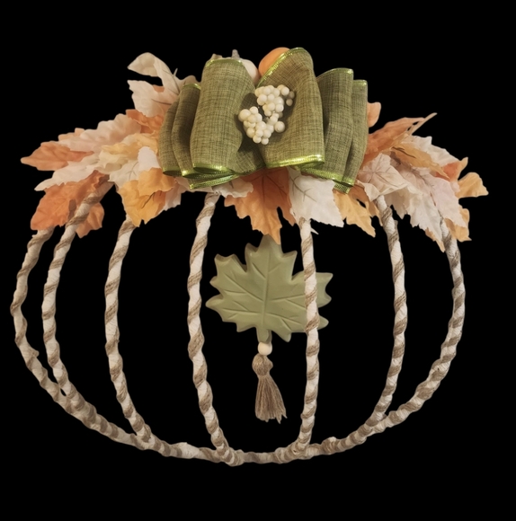 Fall Pumpkin Leaf Wreath  Handmade - Picture 1 of 3